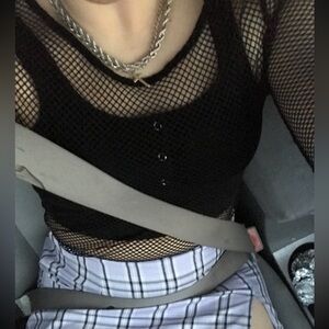 snap-button crop top